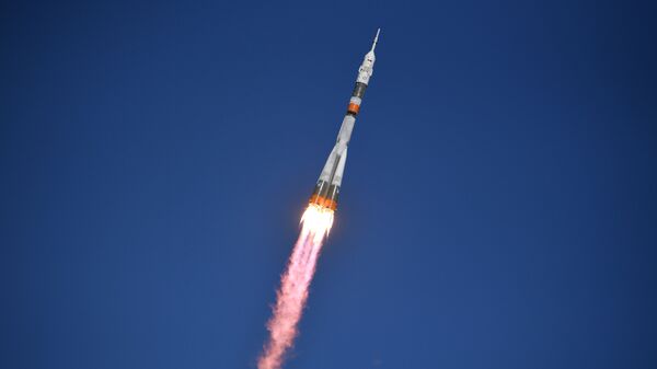 Старт ракеты Союз-ФГ с кораблем Союз МС-10
