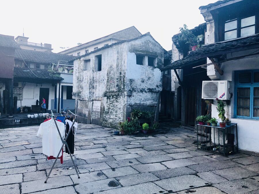Жизнь местных жителей в древнем городке Аньчан, Китай