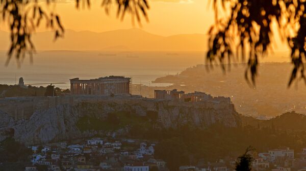 Холм Афинского Акрополя на закате
