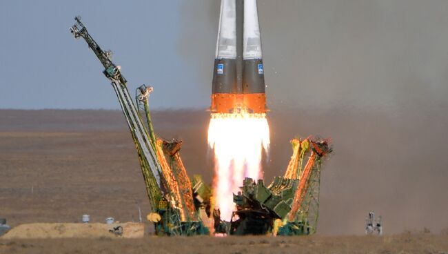 Старт ракеты-носителя Союз-ФГ с пилотируемым кораблем Союз МС-10. Архивное фото