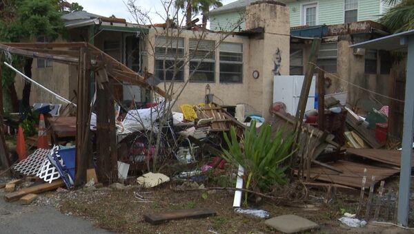 Поваленные деревья, разрушенные дома – последствия урагана “Майкл“ в США