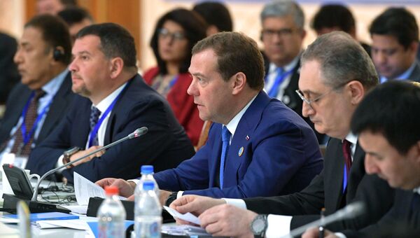 Дмитрий Медведев на заседании Совета глав правительств государств-членов ШОС в Душанбе. 12 октября 2018