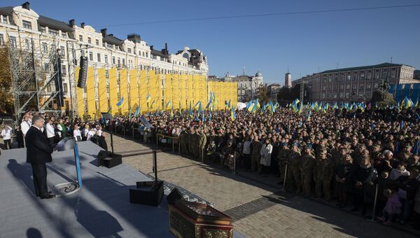 Президент Украины Петр Порошенко во время молебна по случаю ожидаемого решения о предоставлении автокефалии церкви на Украине. 14 октября 2018