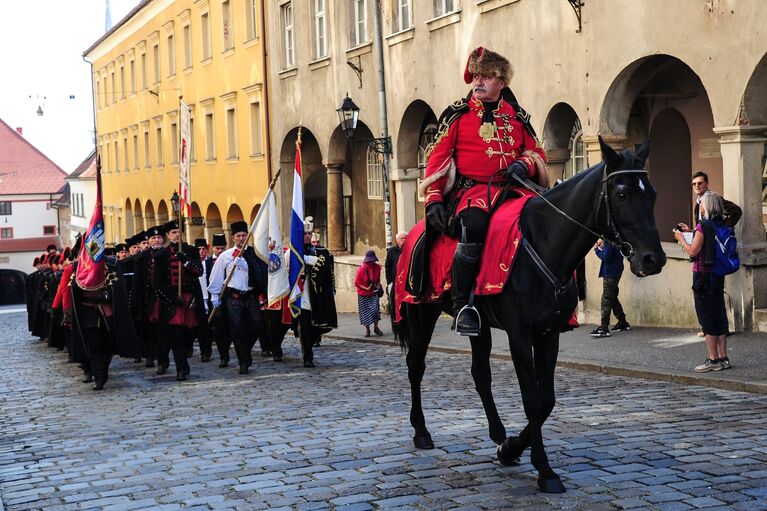 Парад и праздничная церемония смены караула в Загребе