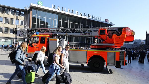 Пожарная машина у здания центрального вокзала в Кельне. 15 октября 2018