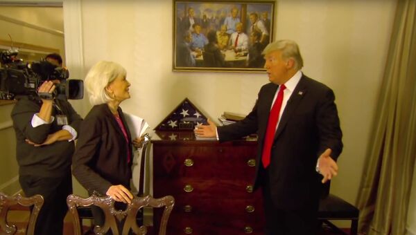 Президент США Дональд Трамп во время интервью с Лесли Шталь