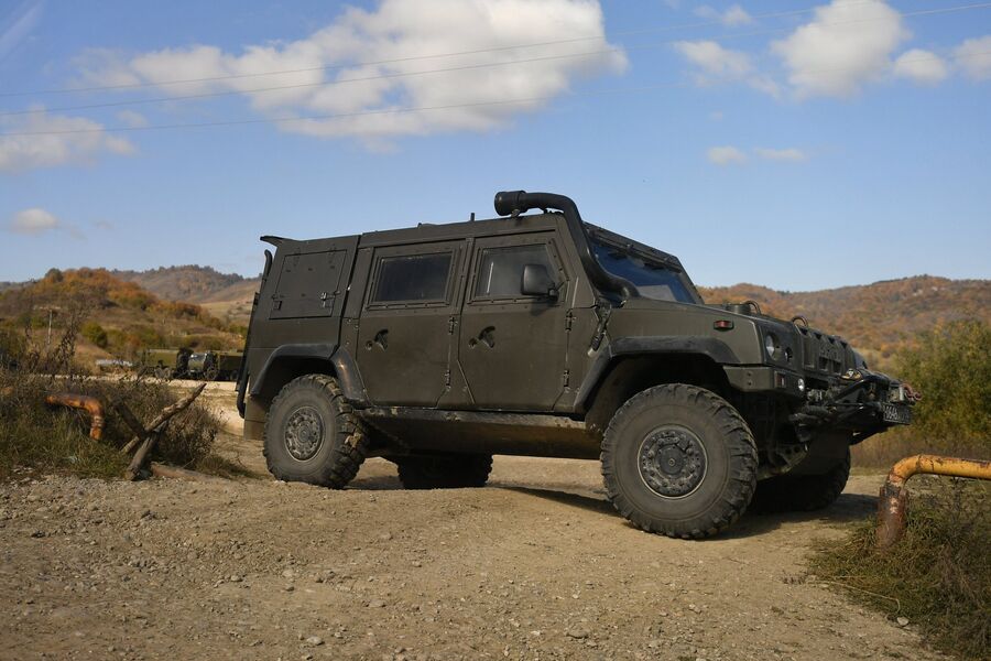 Бронеавтомобиль LMV M65 Рысь возле селения Даттых Сунженского района Ингушетии