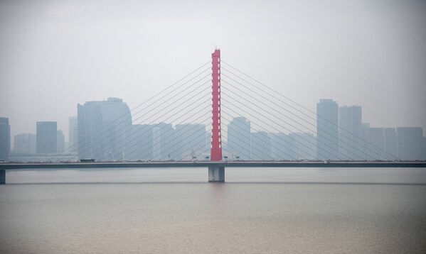 Мост через реку Фучуньцзян в городе Ханчжоу в КНР