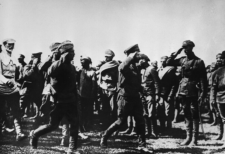 Установление Советской власти в южных регионах. Смотр командующих южной группы Красной Армии. Март 1918 года Установление Советской власти в южных регионах. Смотр командующих южной группы Красной Армии. Март 1918 года