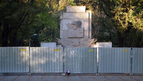 Памятник Благодарности солдатам Красной армии в Скарышевском парке Варшавы. Архивное фото