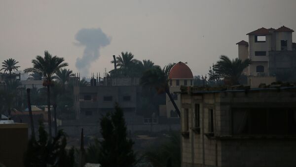 Дым над Газой после ударов ВВС Армии обороны Израиля. 17 октября 2018