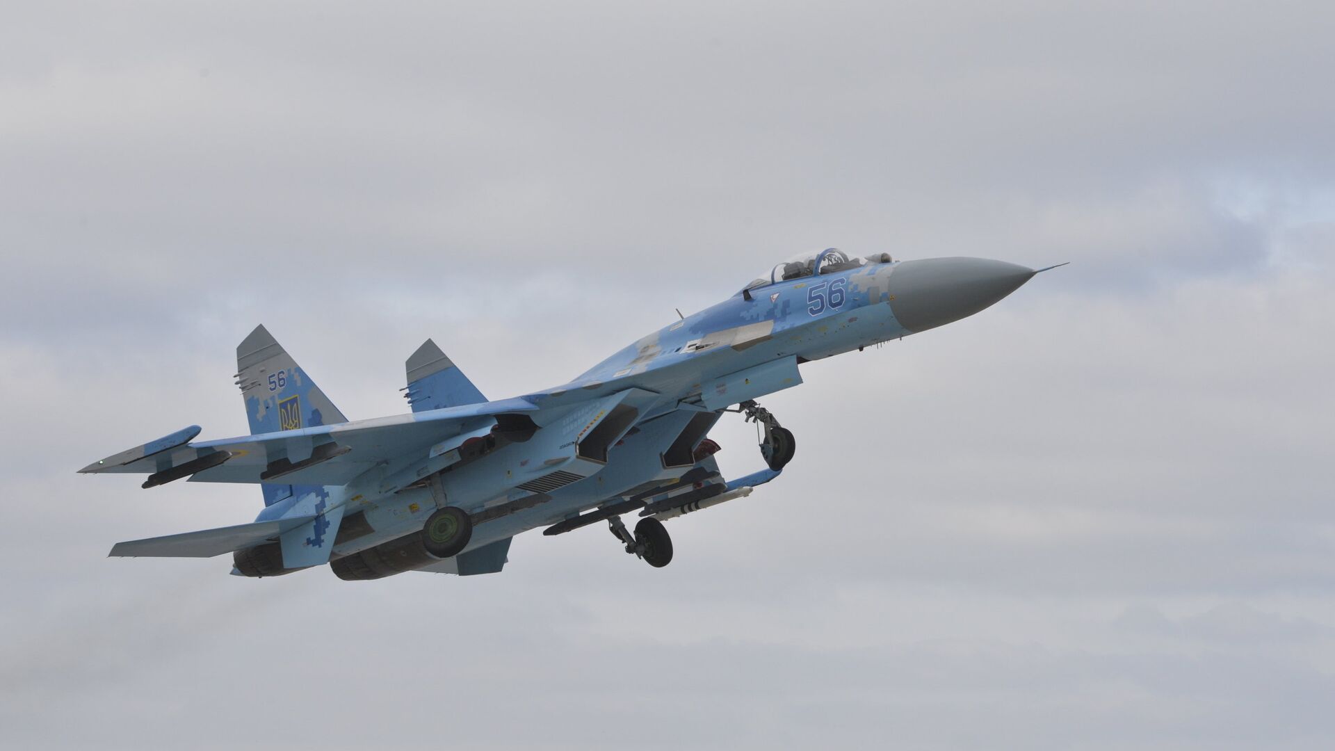 Украинский истребитель Су-27 во время учений Чистое небо - 2018 - РИА Новости, 1920, 29.08.2020