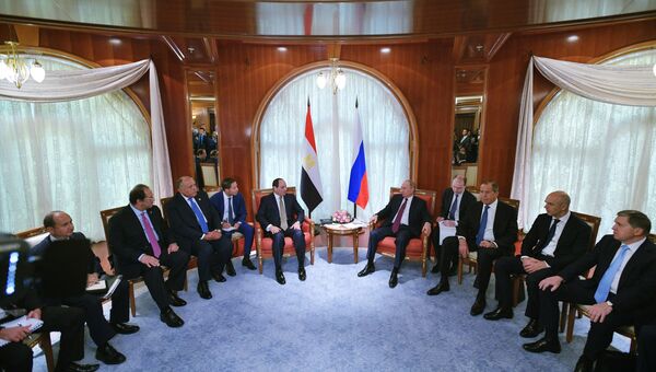 Президент РФ Владимир Путин и президент Арабской Республики Египет Абдель Фаттах ас-Сиси во время встречи. 17 октября 2018