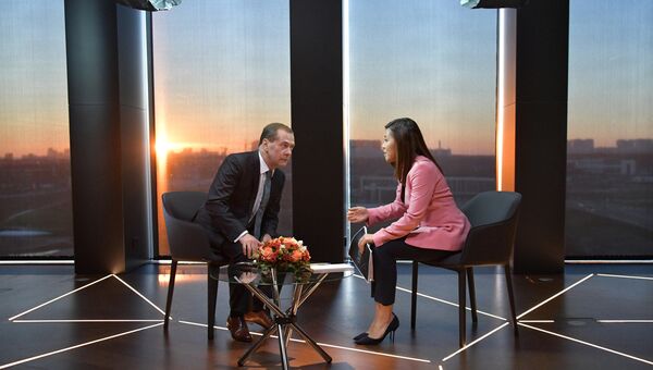Председатель правительства РФ Дмитрий Медведев во время интервью телеканалу Euronews. 16 октября 2018