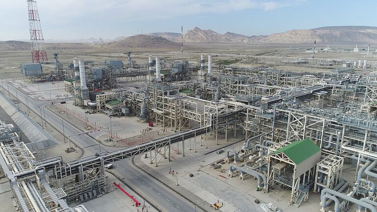 Сангачальский терминал по переработке и транспортировке нефти и газа в окрестностях Баку Сангачальский терминал по переработке и транспортировке нефти и газа в окрестностях Баку