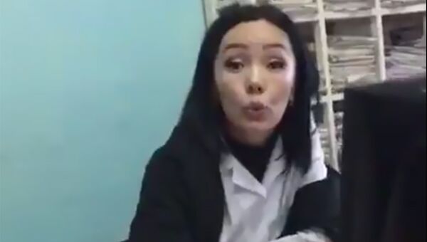 Стоп-кадр видеозаписи приема у врача в городе Аркалыке, Казахстан
