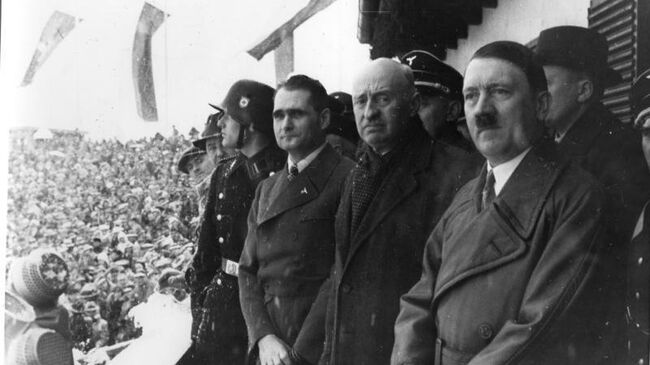 Рудольф Гесс, Анри де Байе-Латур и Адольф Гитлер