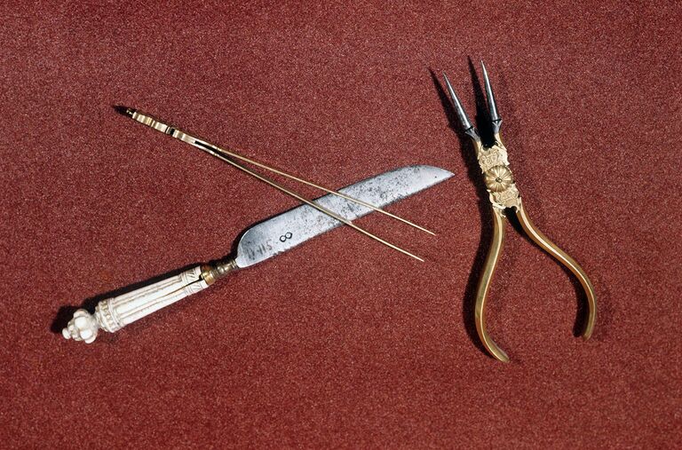 Хирургические инструменты начала XVIII века. Государственный музей Эрмитаж