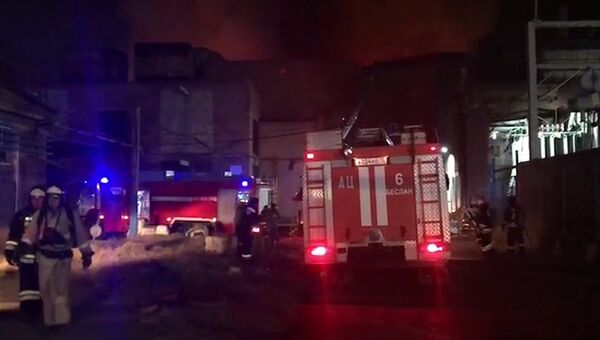 Пожар на Электроцинке: кадры тушения огня во Владикавказе