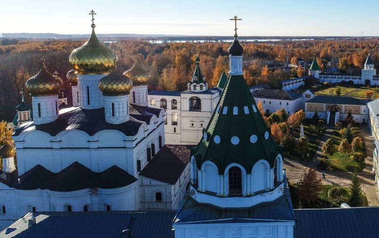 Свято-Троицкий Ипатьевский монастырь в Костроме