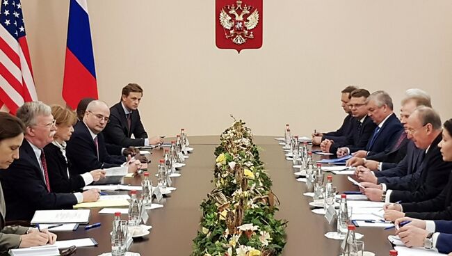Секретарь Совета безопасности РФ Николай Патрушев и советник президента США по вопросам национальной безопасности Джон Болтон во время встречи в Москве. 22 октября 2018