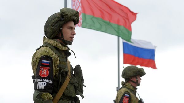 Российские и белорусские военнослужащие. Архивное фото
