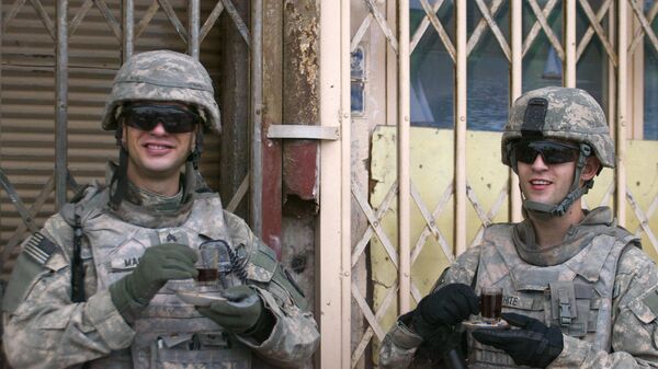Американские военные пьют кофе. Архивное фото