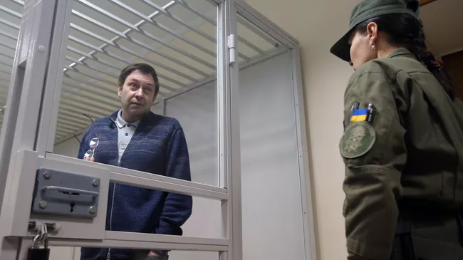 Руководитель портала РИА Новости Украина Кирилл Вышинский на заседании в Херсонском апелляционном суде