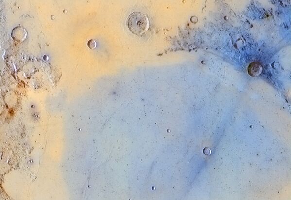 Работа фотографа Jordi Delpeix Borrell Inverted Colours of the Boundary between Mare Serenitatis and Mare Tranquilitatis. Конкурс Insight Astronomy Photographer of the year 2018