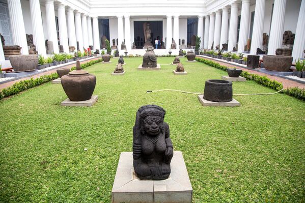 Экспонаты Национального музея Индонезии