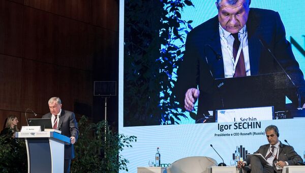 Главный исполнительный директор нефтегазовой компании ПАО НК Роснефть Игорь Сечин выступает на XI Евразийском экономическом форуме в Вероне. 25 октября 2018