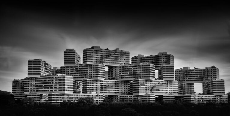 Interlace condominium