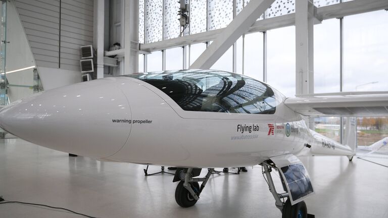 Презентация прототипа электросамолета для кругосветного полета Презентация прототипа электросамолета для кругосветного полета