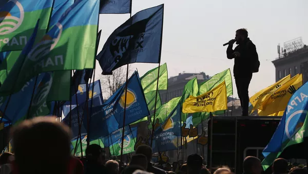 Участники акции с требованием реформировать избирательную систему Украины в Киеве. 28 октября 2018