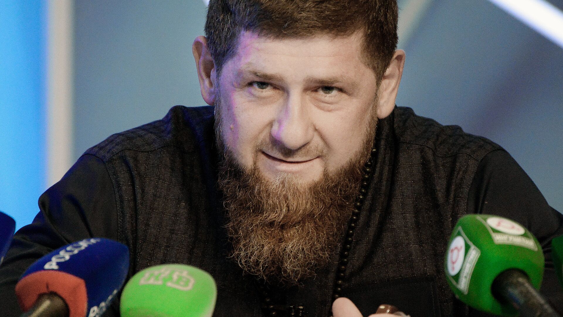 Глава Чеченской Республики Рамзан Кадыров отвечает на вопросы журналистов во время ежегодной пресс-конференции в Грозном - РИА Новости, 1920, 03.10.2022