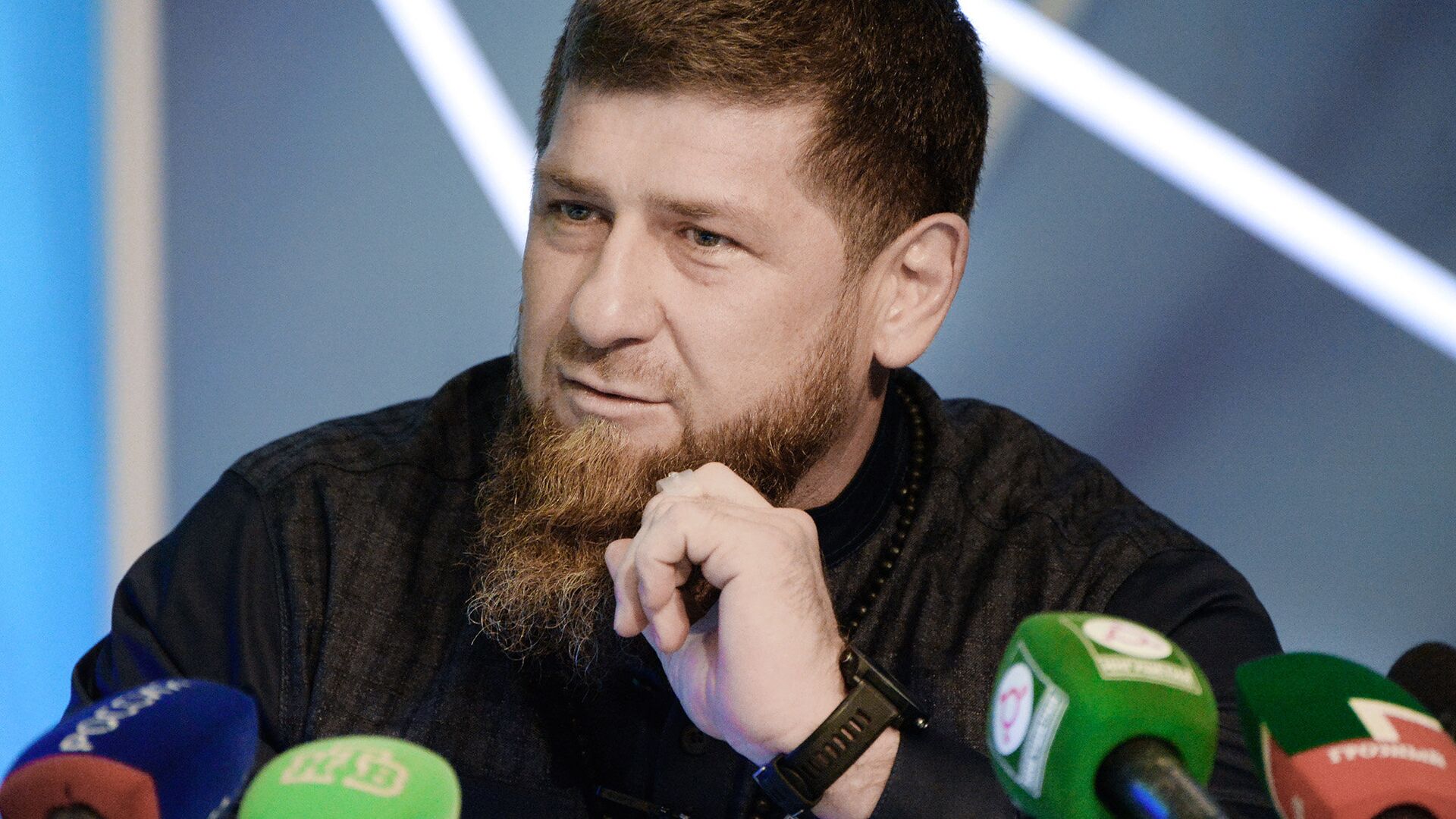 Глава Чеченской Республики Рамзан Кадыров отвечает на вопросы журналистов во время ежегодной пресс-конференции в Грозном. 27 октября 2018 - РИА Новости, 1920, 20.09.2022