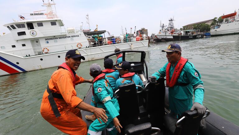 Поисковая операция на месте крушения Boeing 737 в Индонезии. 29 октября 2018 года