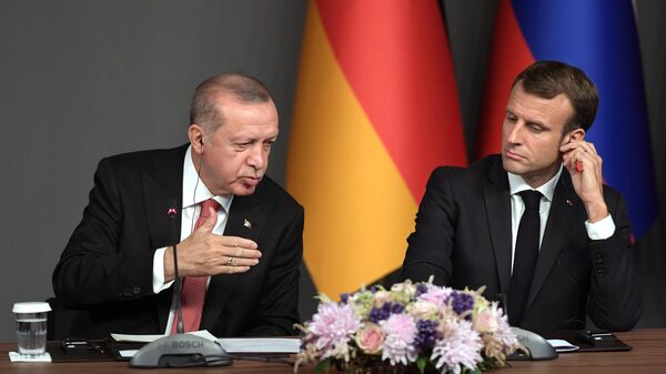 Президент Турции Реджеп Тайип Эрдоган и президент Франции Эммануэль Макрон. Архивное фото