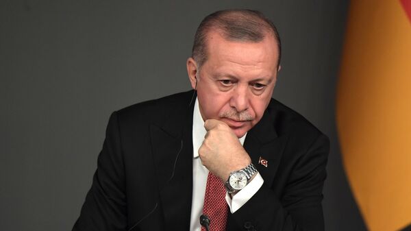 Президент Турции Реджеп Тайип Эрдоган на пресс-конференции по итогам саммита по Сирии. 27 октября 2018
