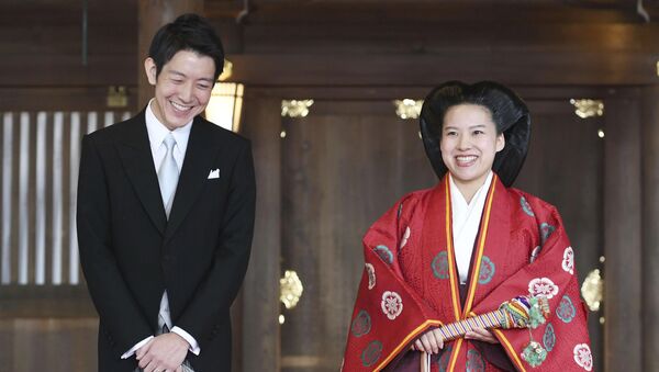 Принцесса Японии Аяко и ее муж Кей Мория после их свадебной церемонии в храме Мэйдзи в Токио, Япония. 29 октября 2018