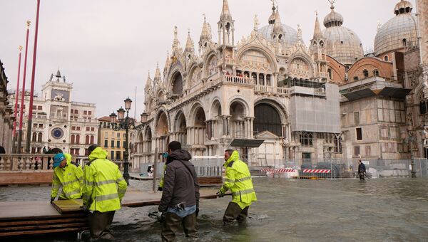 Затопленная площадь Сан-Марко в Венеции, Италия. 29 октября 2018