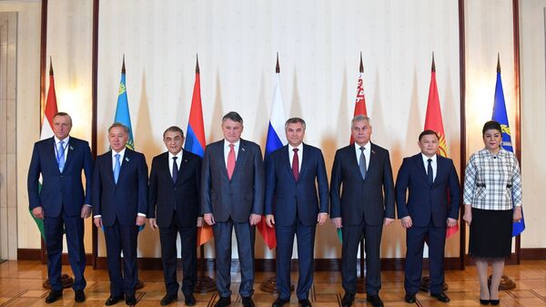 Участники Парламентской ассамблеи Организации Договора о коллективной безопасности во время заседания в Москве. 29 октября 2018