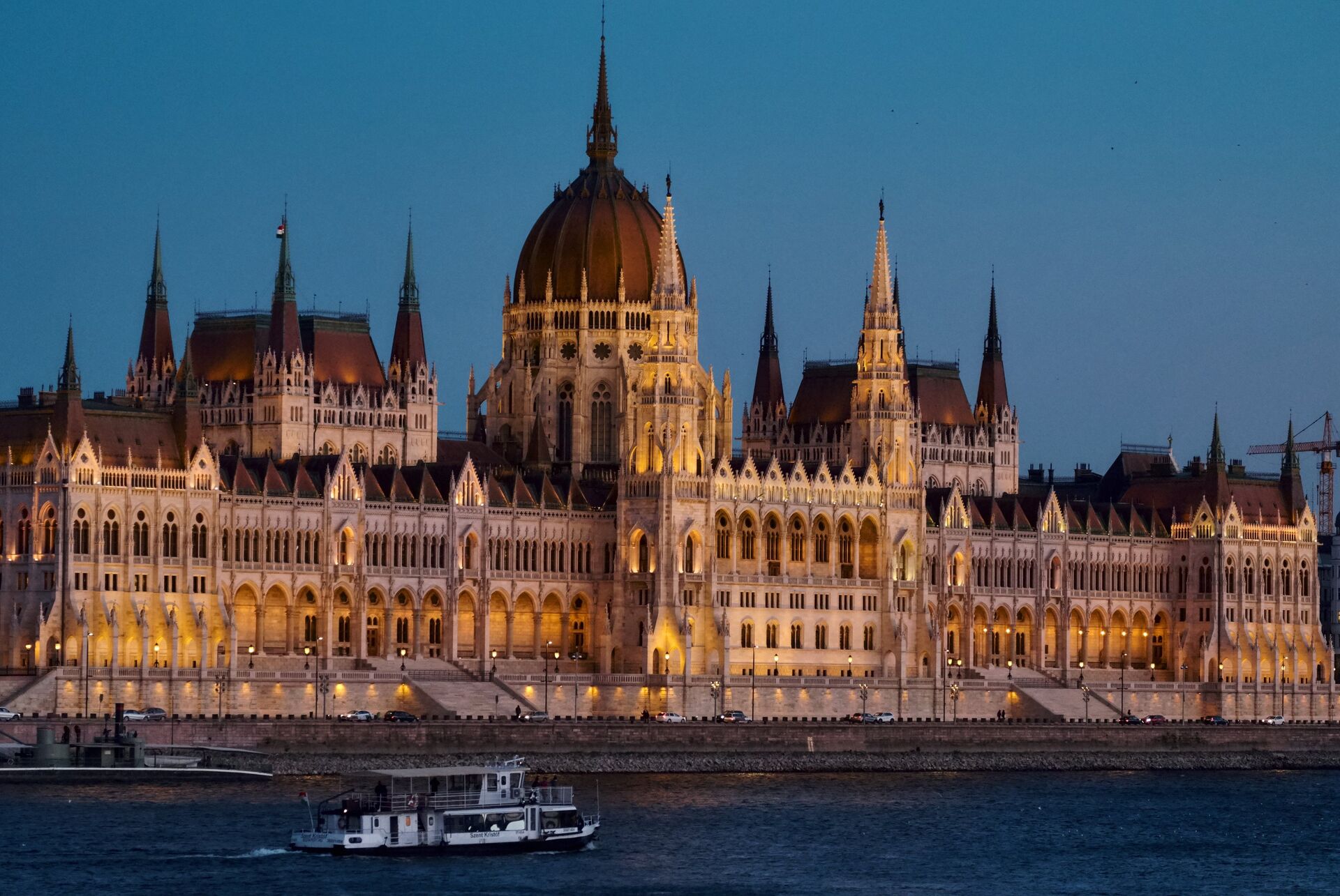 Здание венгерского парламента на берегу Дуная в Будапеште - РИА Новости, 1920, 09.04.2024