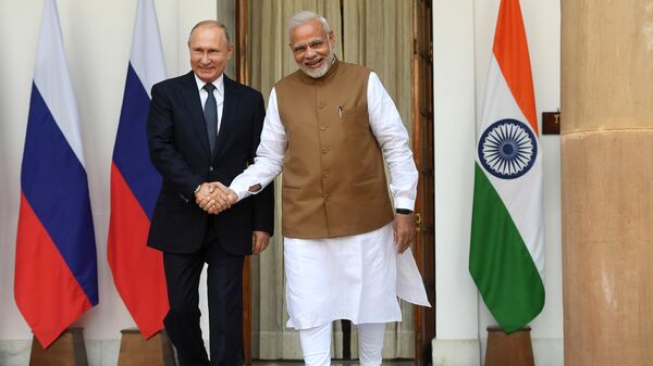 Президент РФ Владимир Путин и премьер-министр Республики Индии Нарендра Моди во время встречи в Хайдарабадском дворце в Нью-Дели. Архивное фото