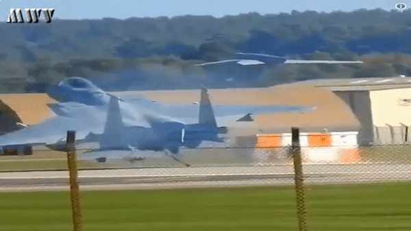 Видео жесткой посадки F-15