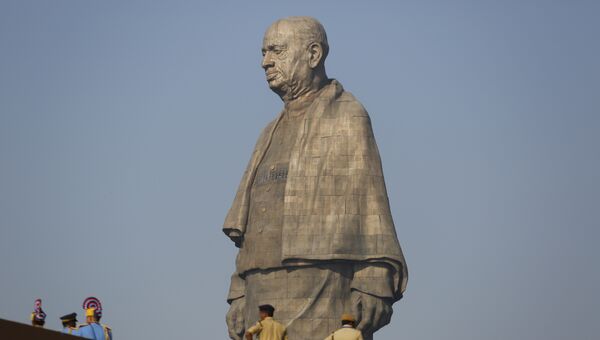 Самый высокий памятник в мире — статуя Единства в западном индийском штате Гуджарат
