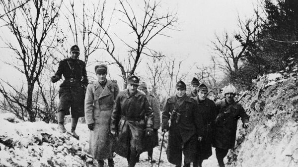 Советские и румынские офицеры во время боев за освобождение Чехословакии
