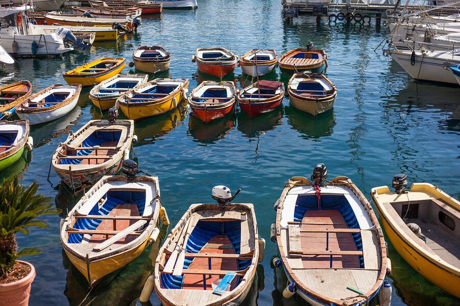 Лодки на воде, Неаполь