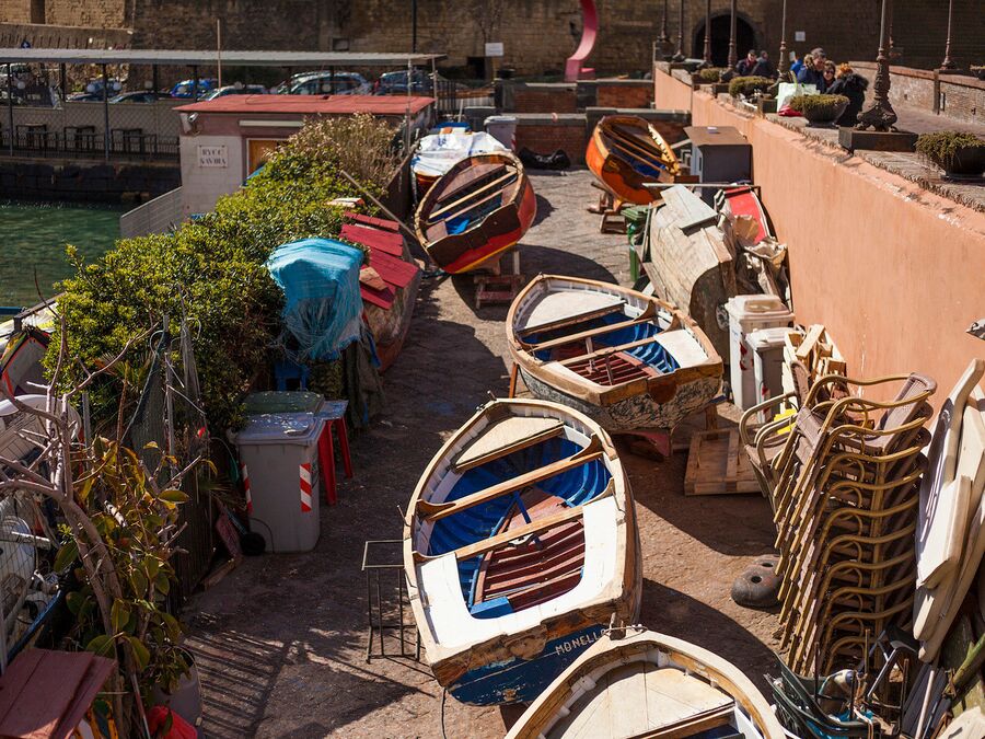Лодки, Неаполь