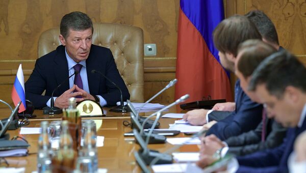 Заместитель председателя правительства РФ Дмитрий Козак проводит совещание о мерах по стабилизации ситуации на рынке нефтепродуктов. 31 октября 2018